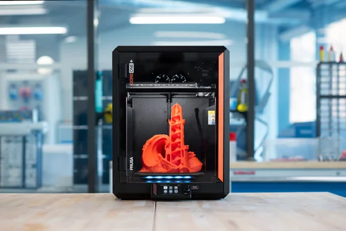 La stampante 3D Prusa CORE One+ in un laboratorio